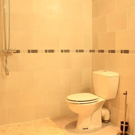 Dom wakacyjny Gites De Peyrounou 4-Bed House In Lacapelle-Biron