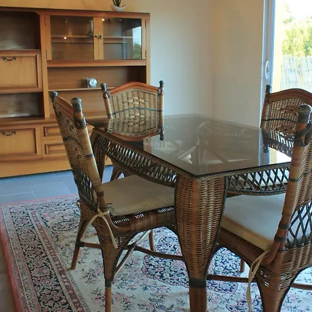 Dom wakacyjny Gites De Peyrounou 4-Bed House In Lacapelle-Biron Lacapelle-Biron