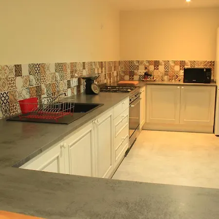 Gites De Peyrounou 4-Bed House In Lacapelle-Biron Lacapelle-Biron
