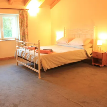 Dom wakacyjny Gites De Peyrounou 4-Bed House In Lacapelle-Biron Lacapelle-Biron